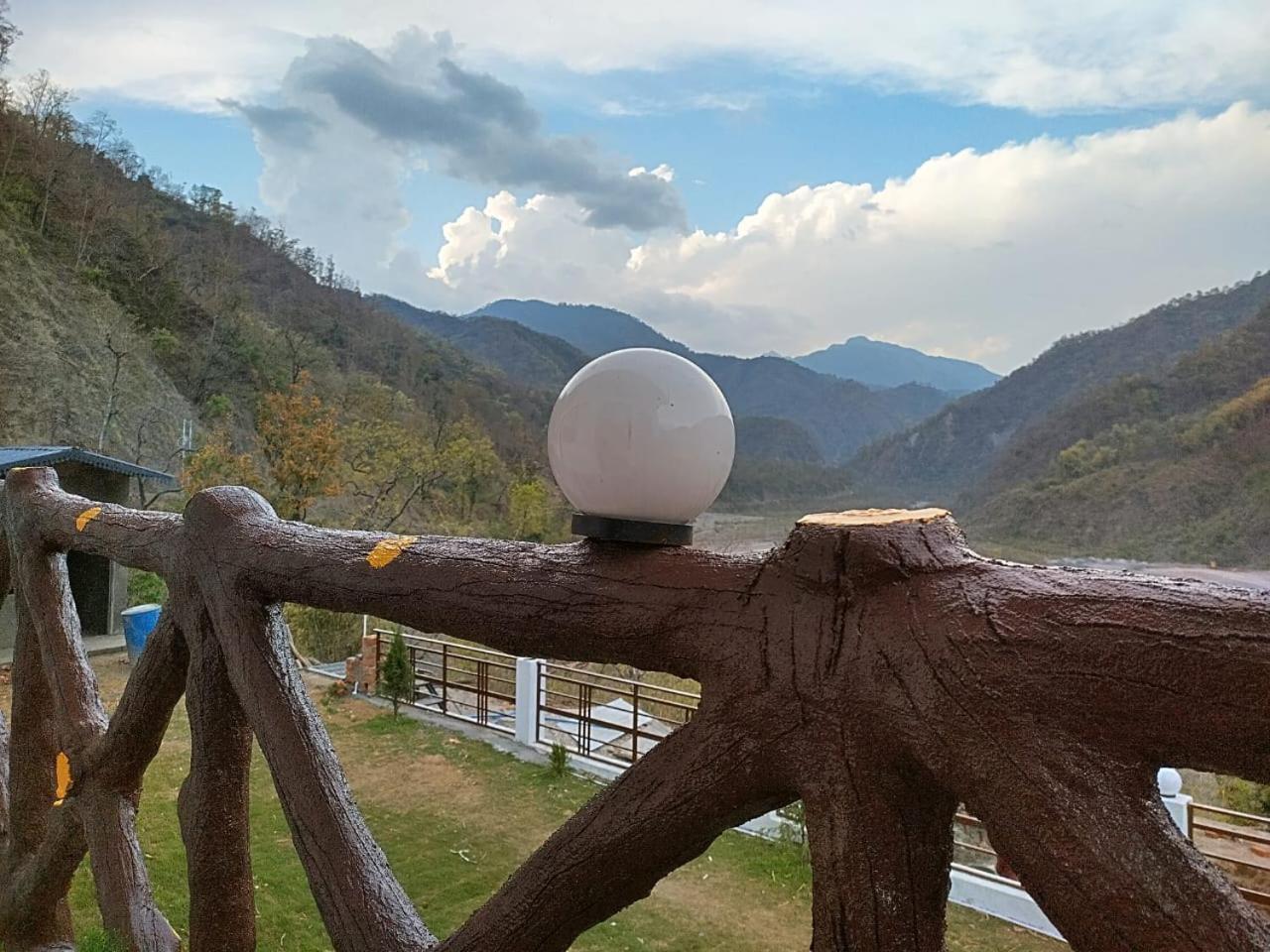 Sparkle Hotel Nanda Rishikesh Exterior photo